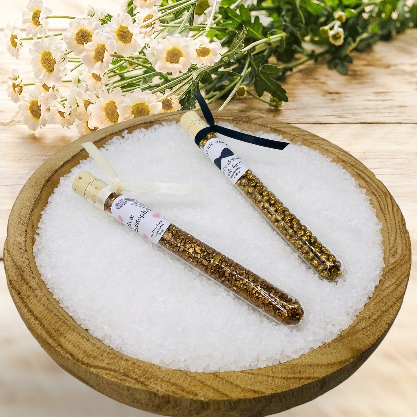 Salt and pepper as a guest gift for your classic celebration in an elegant test tube