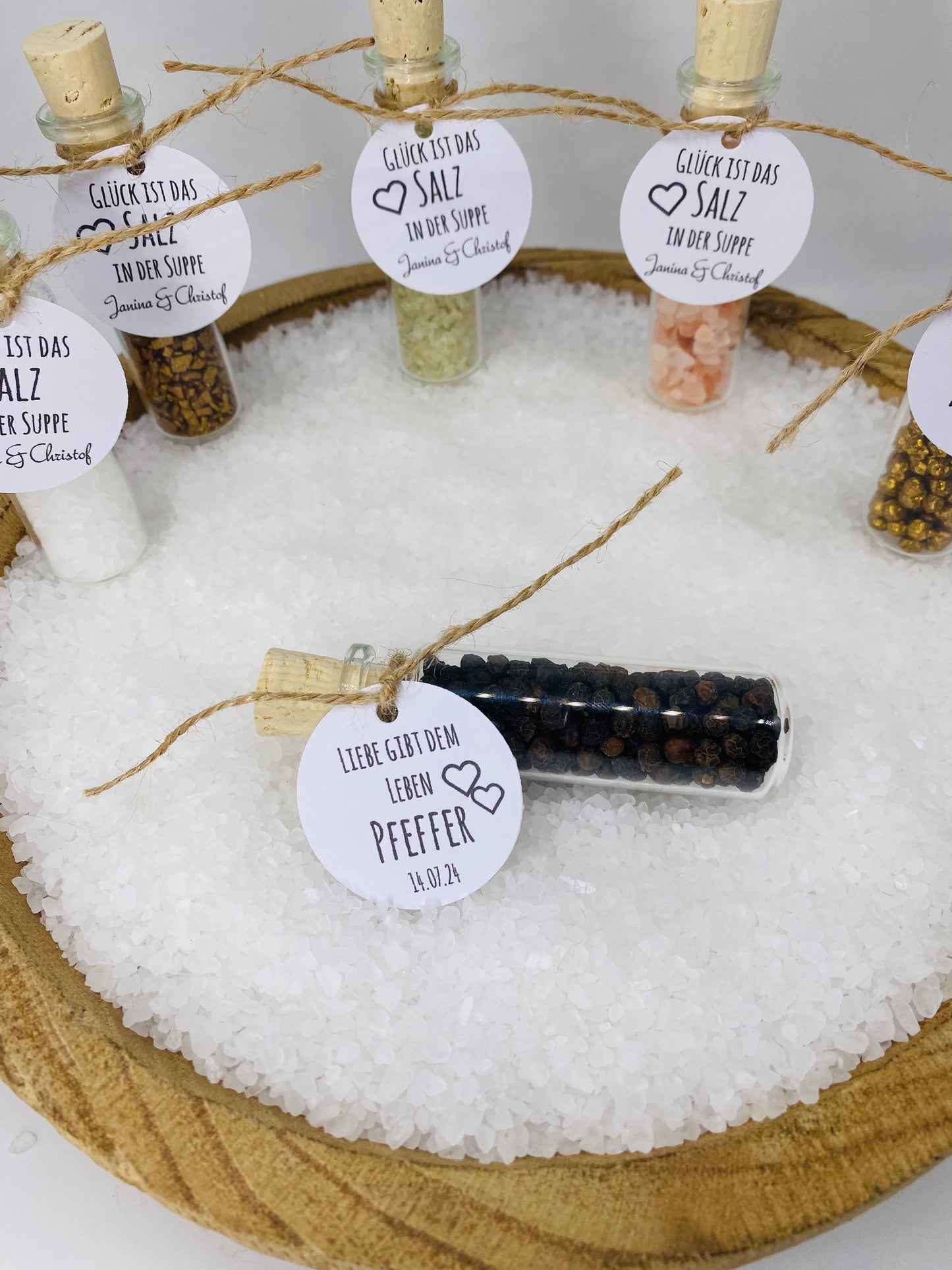 Memories: Exquisite party favors with attention to detail
