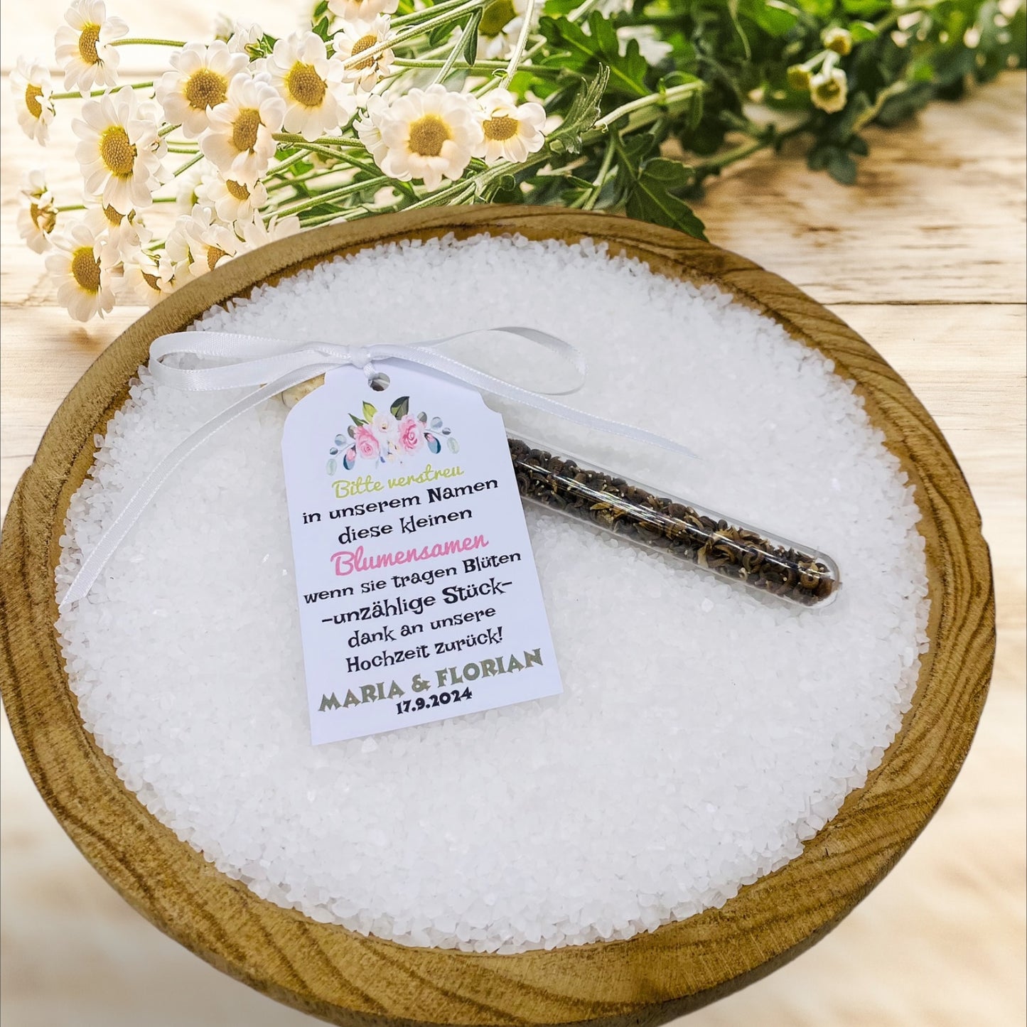 Blooming love in a test tube: Personalized guest gift for unforgettable wedding moments