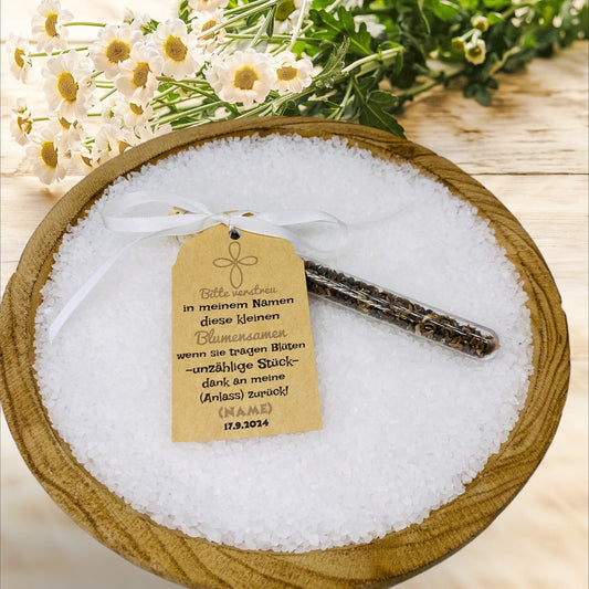 Ewige Blüten: Einzigartiges Gastgeschenk zur Taufe, Kommunion, Firmung, Konfirmation. Personalisiert mit Name, Anlass und Datum.