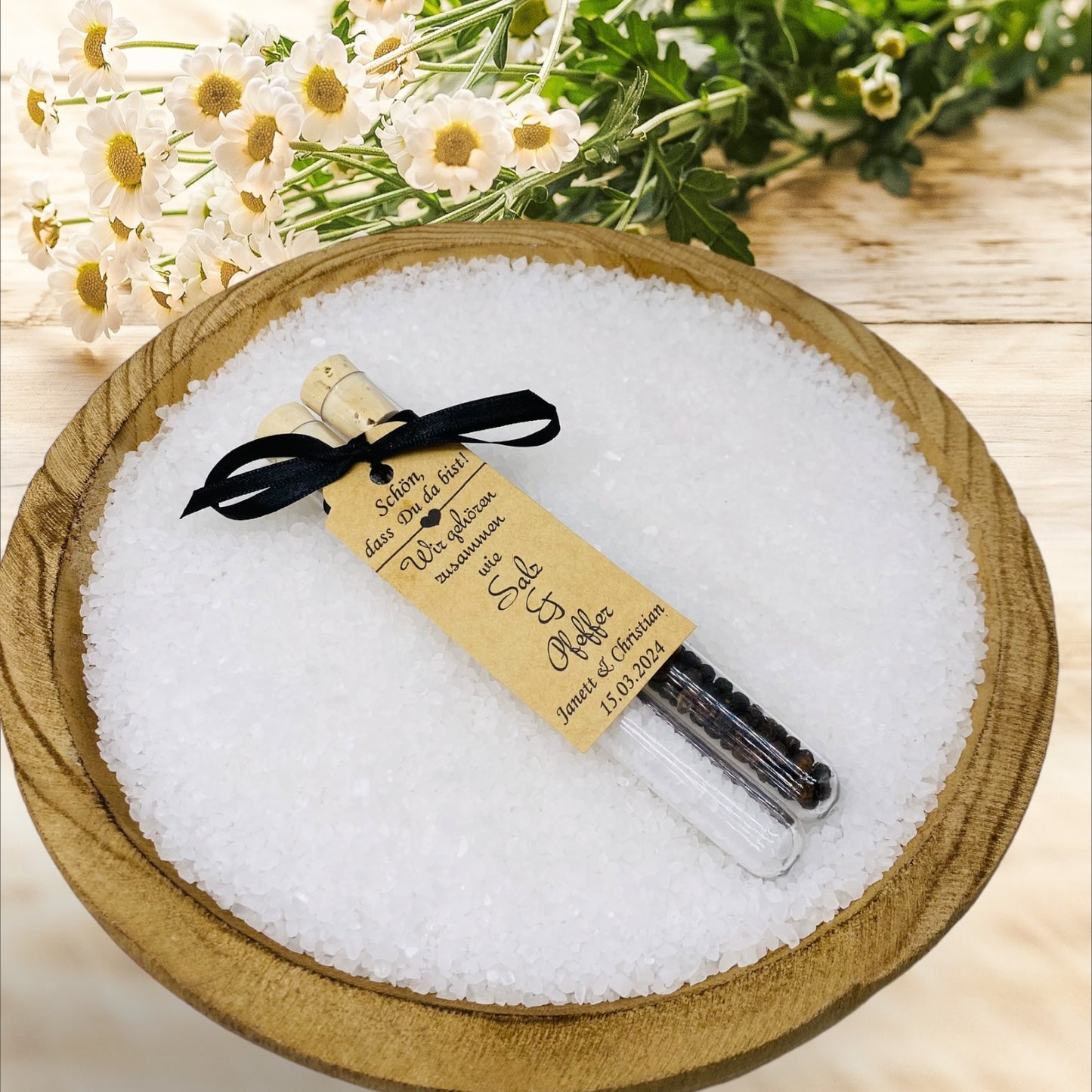 Personalized test tubes with salt and pepper, tied together with love, statement for unforgettable wedding moments!
