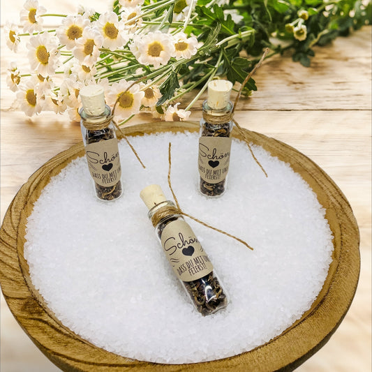Give memories: A guest gift with a heart and selected flower seeds for a colorful flower mix. Wedding, birthday