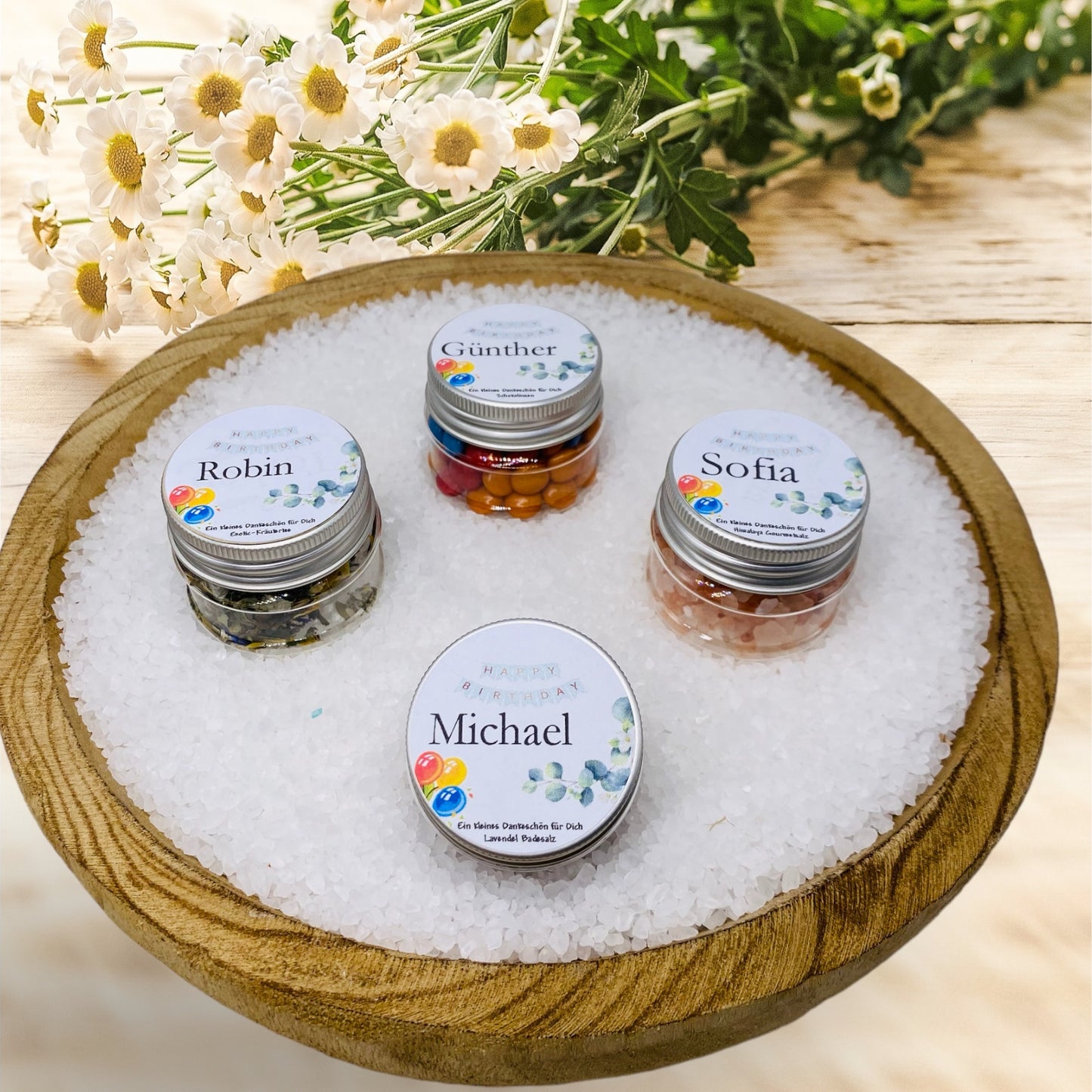 Celebrate brilliantly: Unique guest gift and place card in one – your personal crucible of joy!