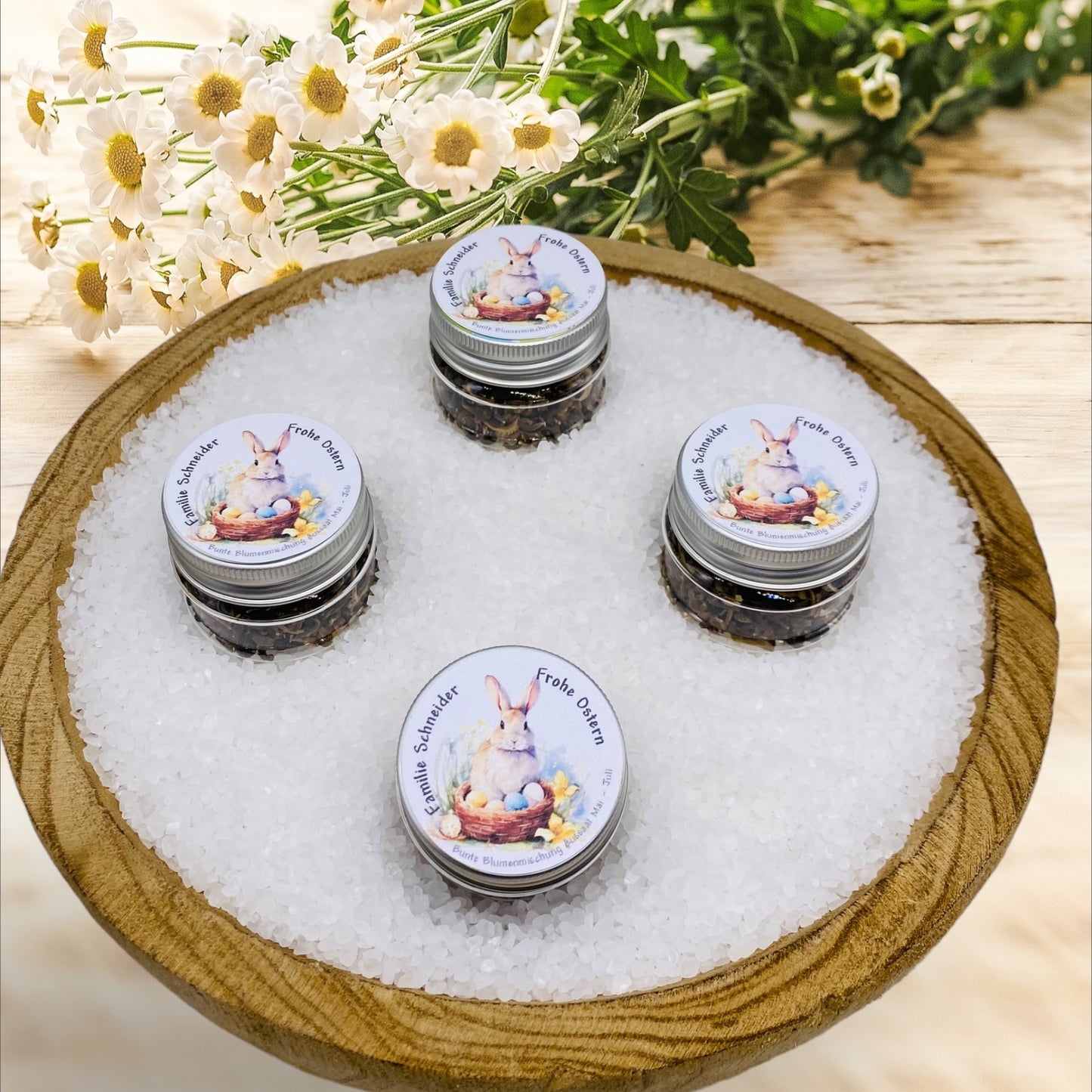 Ostergeschenk, Kleinigkeit gefüllt mit Blumensamen Hase mit Osterkorb