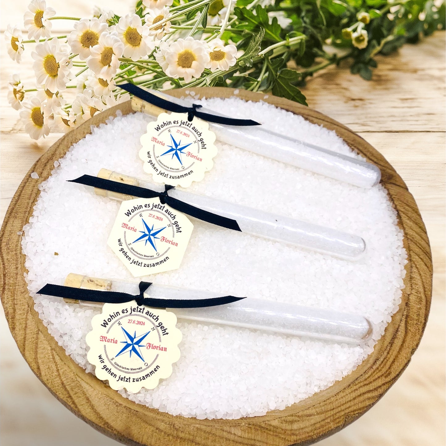 Maritime Hochzeit mit Kompass und griechischem Meersalz Reagenzglas