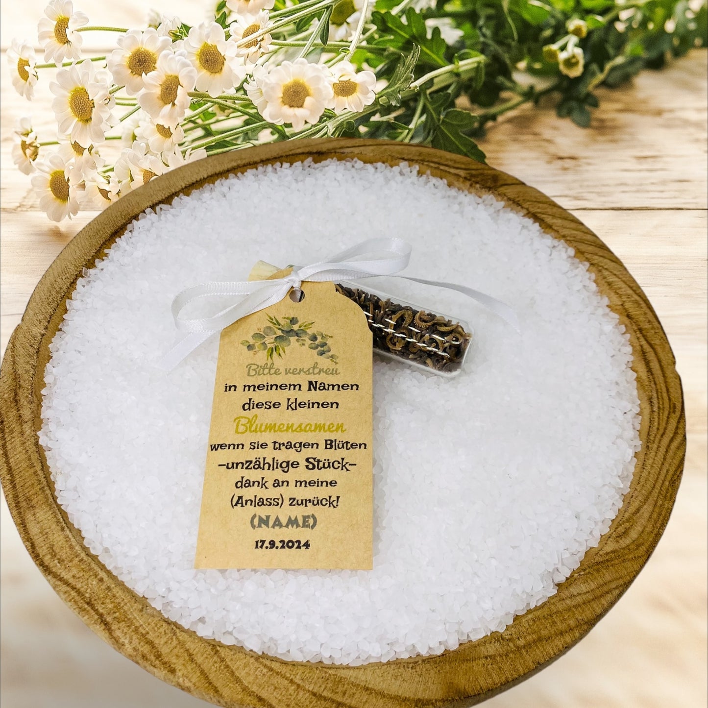 Eucalyptus decoration: Flowering seeds in a ship's jar: Personalized guest gift for your wedding