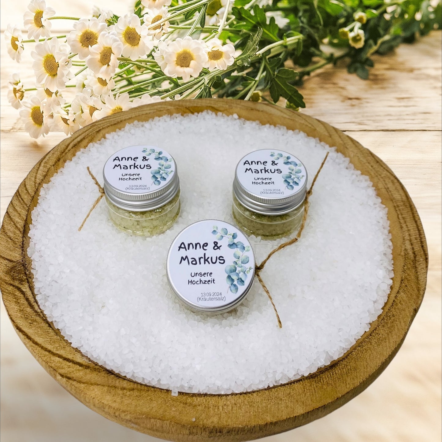 Natural guest gift: Elegant jar with high-quality herbal salt for enjoyable memories, weddings, birthdays